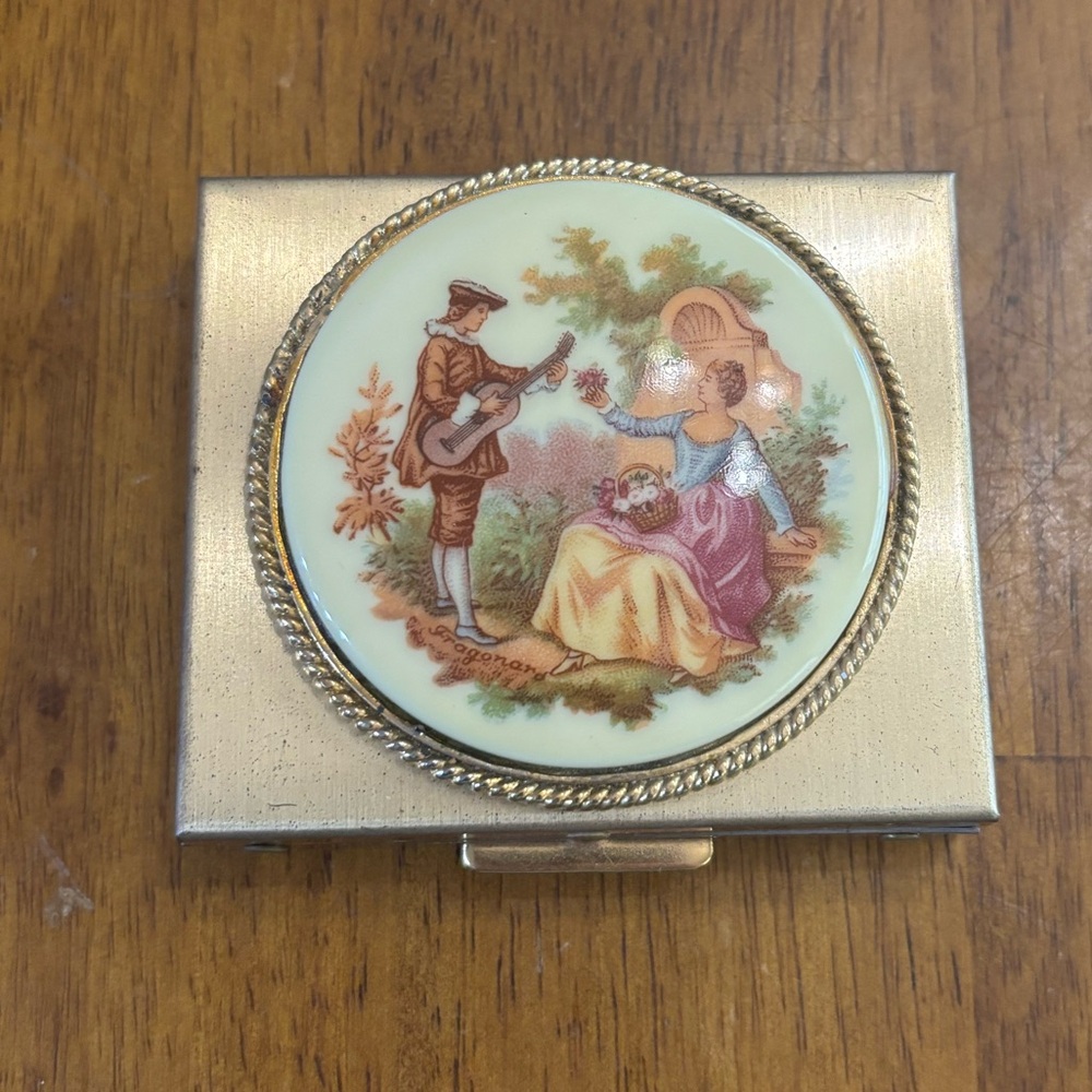 METAL PORCELAIN pill box Courting Couple